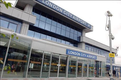 Sân bay London đóng cửa do phát hiện bom từ thời chiến