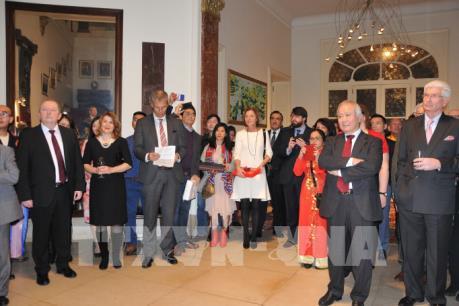 Ấm áp không khí Tết cổ truyền của cộng đồng người Việt tại nhiều nước