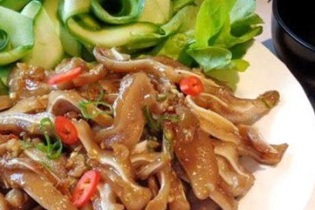 Những món ngon khó cưỡng làm từ tai heo thêm vị ngày Tết