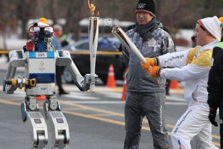 Olympic PyeongChang 2018: Độc đáo cuộc thi robot trượt tuyết đầu tiên trên thế giới
