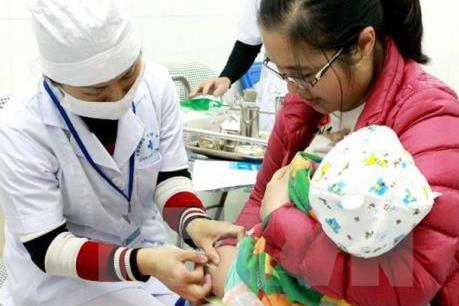 Trẻ cần tiêm đủ 10 loại vắc xin để phòng bệnh truyền nhiễm