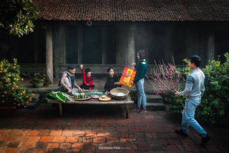 Tết cổ truyền: Để hiểu về nền văn hóa truyền thống Việt Nam, Tết cổ truyền là một trong những tìm hiểu không thể thiếu. Từ việc ăn bánh chưng bánh dày, chơi những trò chơi truyền thống đến các lễ nghi trong nhà thờ hội đình. Hãy cùng khám phá sâu hơn về tinh thần Tết cổ truyền qua các bức ảnh đẹp và ý nghĩa.