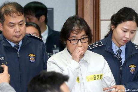 Bạn thân của cựu Tổng thống Park Geun-hye bị kết án 20 năm tù