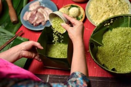 “Mục sở thị” chiếc bánh chưng đắt nhất Việt Nam