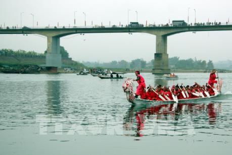 Tuyên Quang: Hội đua thuyền truyền thống trên sông Lô