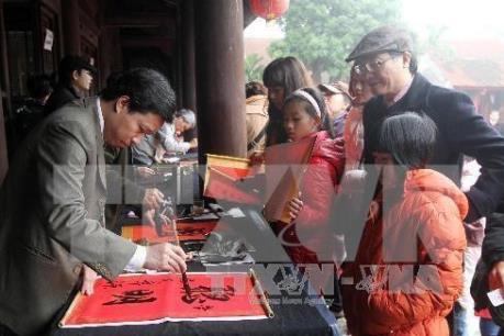 300 sinh viên tham gia lễ triển khai đội "Hỗ trợ du lịch Thăng Long - Hà Nội"