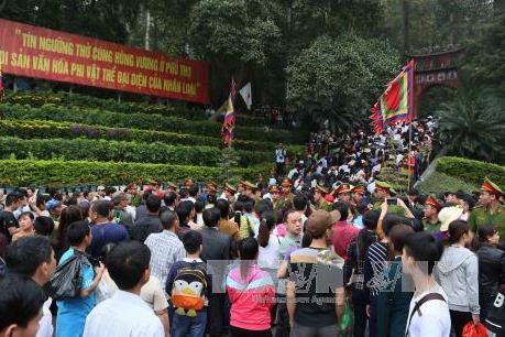 Gần 1 triệu lượt du khách đến Khu di tích lịch sử Đền Hùng trong dịp Tết Nguyên đán