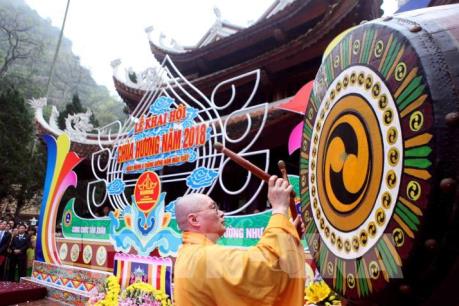 Khai hội chùa Hương 2018