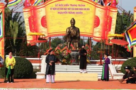 Làm gì để giữ nét đẹp văn hóa tại các khu di tích, lễ hội?