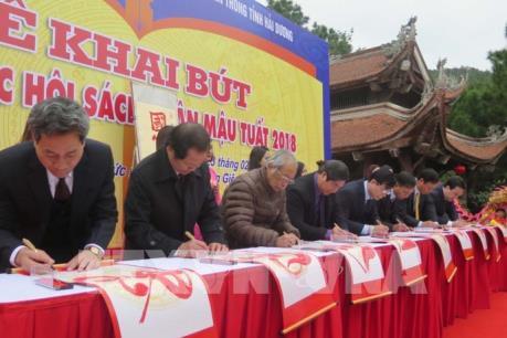 Lễ khai bút và khai mạc Hội sách Xuân Mậu Tuất tại Đền thờ thầy giáo Chu Văn An