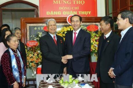 Chủ tịch nước Trần Đại Quang mừng thọ Trung tướng Đặng Quân Thụy tròn 90 tuổi