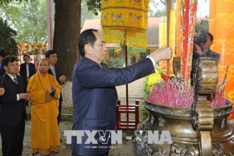 Chủ tịch nước Trần Đại Quang dâng hương khai xuân Mậu Tuất 2018