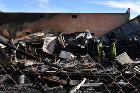 Hỏa hoạn thiêu rụi một xưởng gỗ ở Lâm Đồng ​