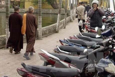 Hà Nội: Dịch vụ trông giữ xe tự phát “chặt chém” du khách