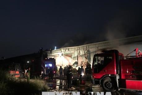 Cháy lớn kho giấy gần 2.000 m2 tại Thành phố Hồ Chí Minh