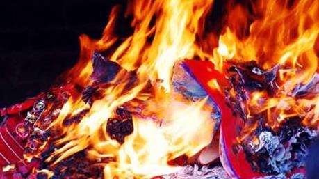 Người dân Trung Quốc "nói không" với tập tục đốt vàng mã