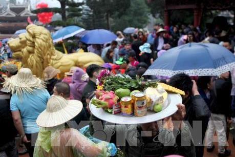 Chấn chỉnh những biểu hiện lệch chuẩn trong văn hóa ứng xử tại lễ hội, nơi thờ tự