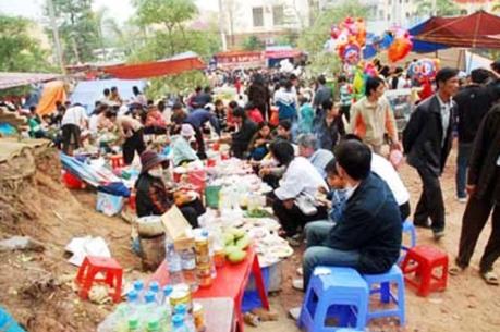 Quản lý an toàn thực phẩm trong các lễ hội còn nhiều khó khăn