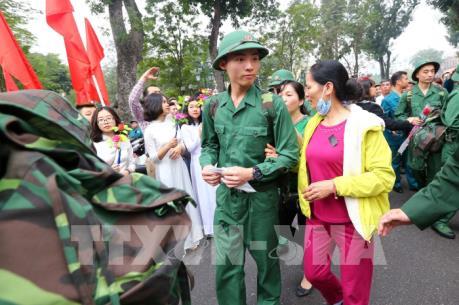 Thanh niên Thủ đô nô nức lên đường nhập ngũ