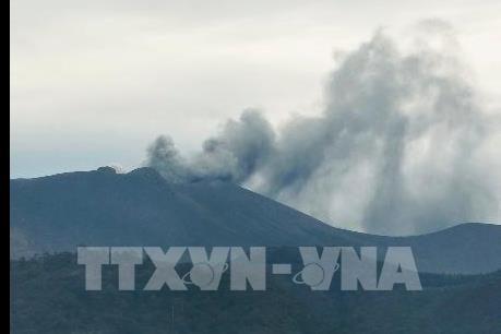 Nhật Bản: Núi lửa Shinmoe phun trào dữ dội