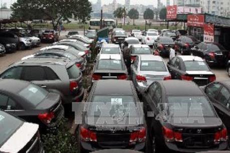 Sửa đổi điều kiện tạm nhập khẩu miễn thuế ô tô, xe gắn máy của đối tượng ưu đãi