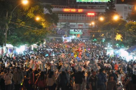 Xử lý nghiêm vụ "chủ quán cơm đánh du khách bất tỉnh" tại chợ đêm Đà Lạt