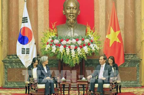 Chủ tịch nước Trần Đại Quang tiếp Bộ trưởng Ngoại giao Hàn Quốc 