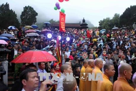 Mùa lễ hội năm 2018: Nghiêm túc chấn chỉnh để hạn chế bất cập, hình ảnh phản cảm