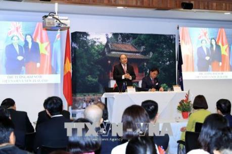 Thủ tướng Nguyễn Xuân Phúc gặp mặt Việt kiều và thăm Đại học AUT