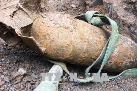 Hoàn thiện chính sách khắc phục hậu quả bom mìn và chất độc hóa học sau chiến tranh