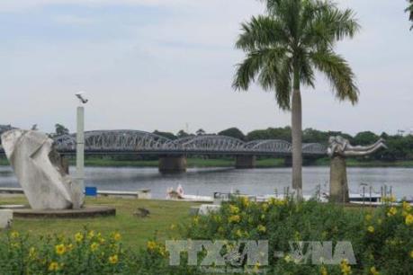 Thừa Thiên - Huế xây dựng tuyến đường đi bộ lát gỗ lim phía nam sông Hương