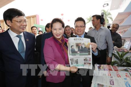Chủ tịch Quốc hội Nguyễn Thị Kim Ngân thăm Hội Báo toàn quốc 2018