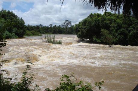 Tìm thấy thi thể 2 nạn nhân bị nước cuốn trôi trên sông Sêrêpốk