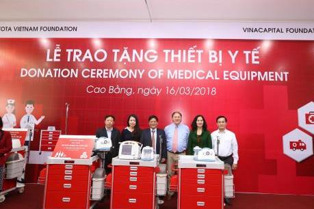 Toyota Việt Nam trao tặng thiết bị y tế cho các bệnh viện tỉnh Cao Bằng