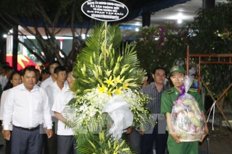 Đông đảo người dân đến viếng nguyên Thủ tướng Chính phủ Phan Văn Khải tại tư gia