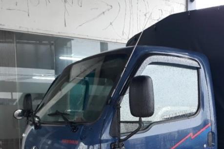 Xử lý chủ ô tô tải cho trẻ em điều khiển phương tiện