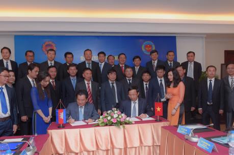 Hải quan Việt Nam và Hải quan Campuchia tăng cường hợp tác