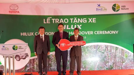 Toyota trao tặng xe cho Trung tâm Bảo tồn Thiên nhiên Việt tại Quảng Bình