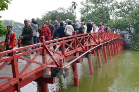 Khai thác nhiều tour du lịch văn hóa Hà Nội