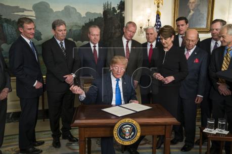 Mỹ áp thuế 60 tỉ USD đối với hàng hóa Trung Quốc