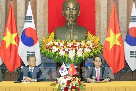 Chủ tịch nước Trần Đại Quang và Tổng thống Hàn Quốc Moon Jae-in chủ trì họp báo