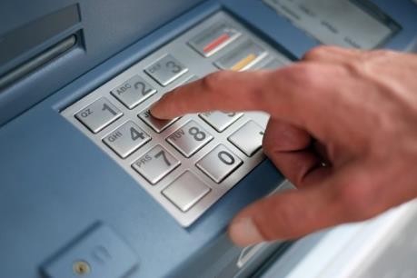 Cảnh báo thủ đoạn trộm cắp thông tin thẻ và dùng thẻ ATM giả để rút tiền