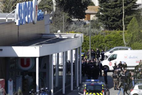 Vụ bắt cóc con tin tại Pháp: Một cảnh sát thiệt mạng - Tiếp tục bắt giữ nghi can