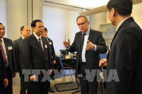 Bộ trưởng Nguyễn Xuân Cường làm việc với Cao ủy EU về vấn đề thẻ vàng IUU