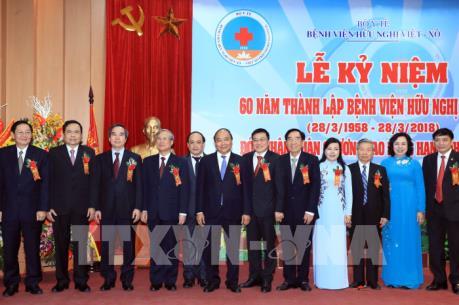 Thủ tướng: Bệnh viện Hữu nghị cần trở thành Trung tâm kỹ thuật cao hàng đầu