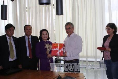 Quan hệ giữa Đảng Cộng sản Việt Nam và Đảng Cộng sản Pháp không ngừng phát triển