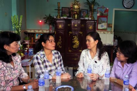 Ủy ban Trung ương MTTQ thăm hỏi, động viên gia đình và nạn nhân vụ cháy chung cư Carina