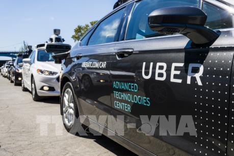 Tòa án Slovakia ra lệnh đình chỉ hoạt động của dịch vụ taxi Uber