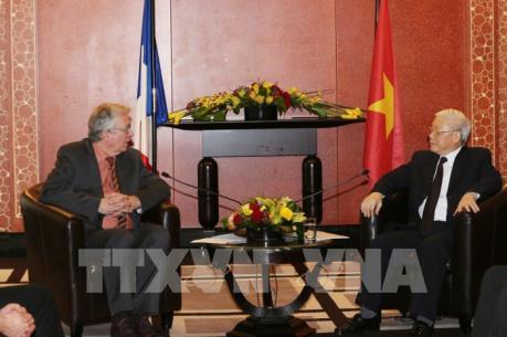 Tổng Bí thư Nguyễn Phú Trọng tiếp Bí thư toàn quốc Đảng Cộng sản Pháp Pierre Laurent