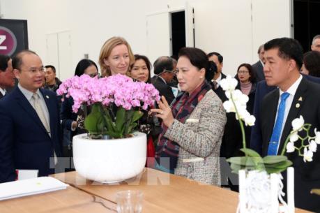 Chủ tịch Quốc hội thăm Trung tâm Nông nghiệp công nghệ cao World Horti Center